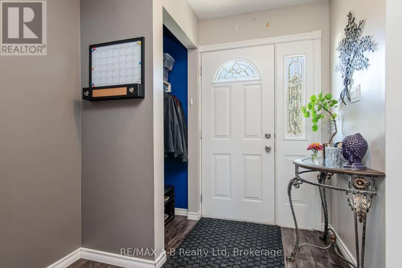 254 Louise Street — photo 22 of 40