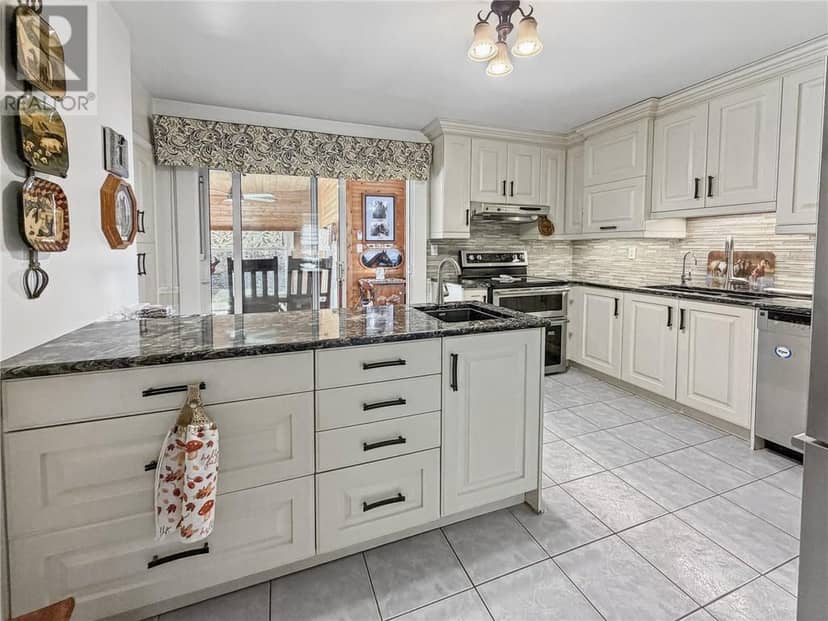 3261 Elm Street — photo 12 of 40