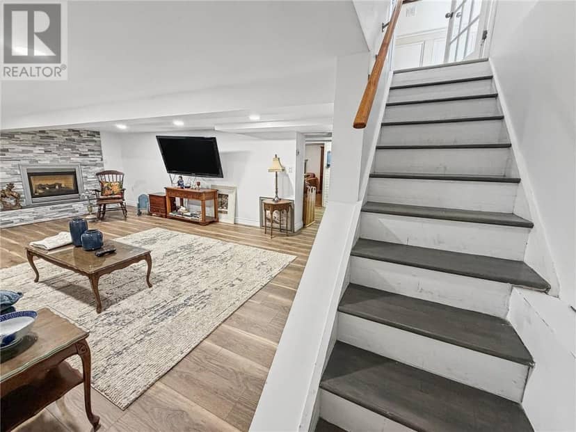 3261 Elm Street — photo 26 of 40