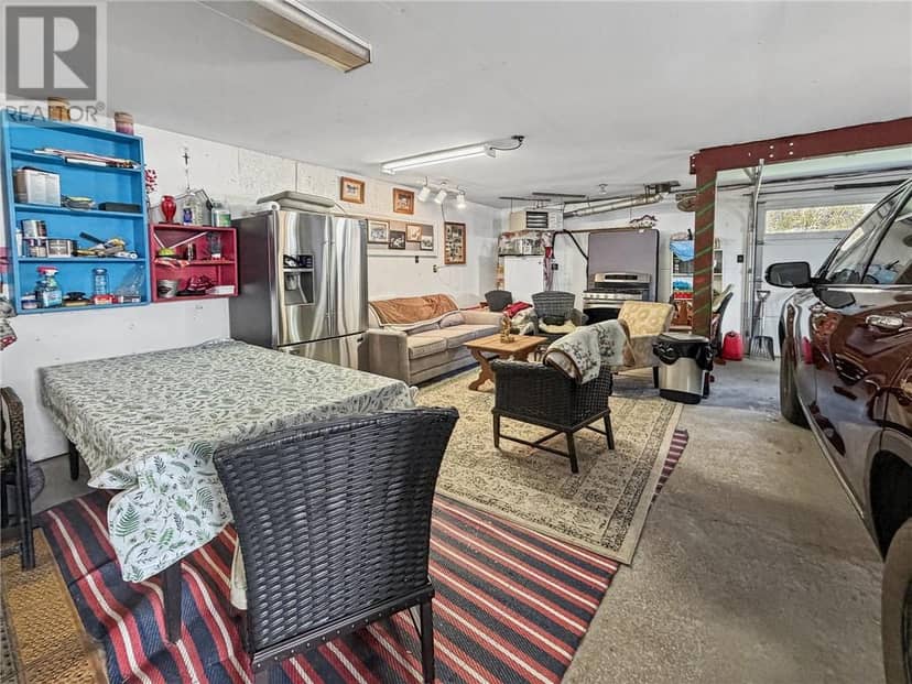 3261 Elm Street — photo 36 of 40