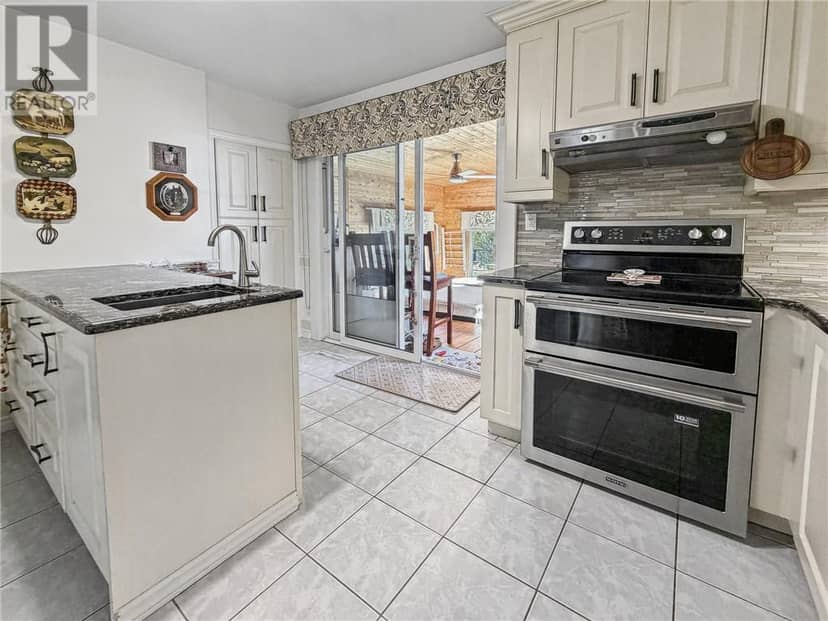 3261 Elm Street — photo 13 of 40