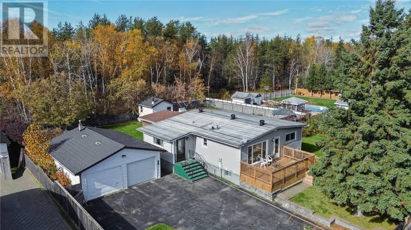 3261 Elm Street, Val Caron, photo 2