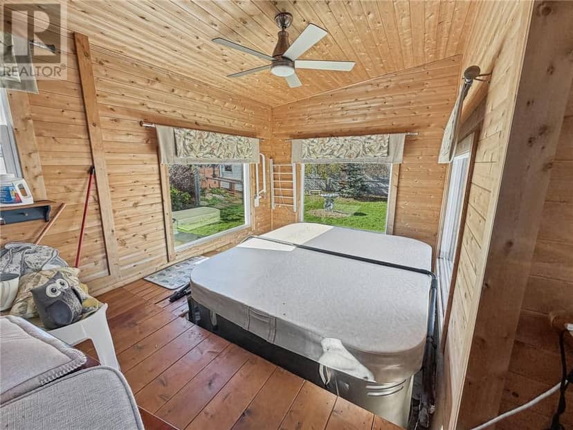 3261 Elm Street — photo 17 of 40