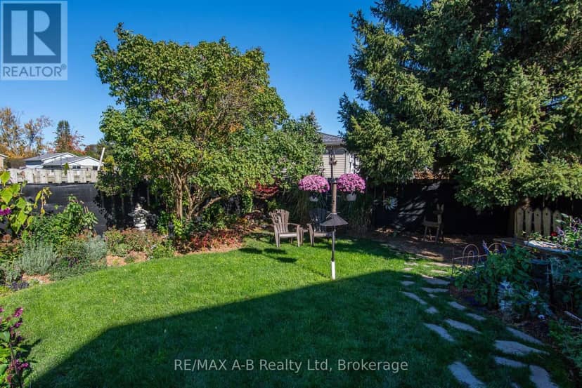 254 Louise Street — photo 10 of 40