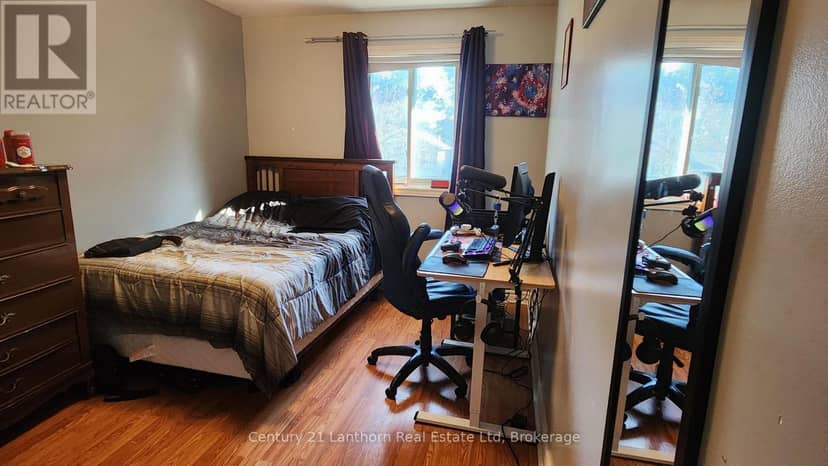 13 Loraine Avenue — photo 16 of 17