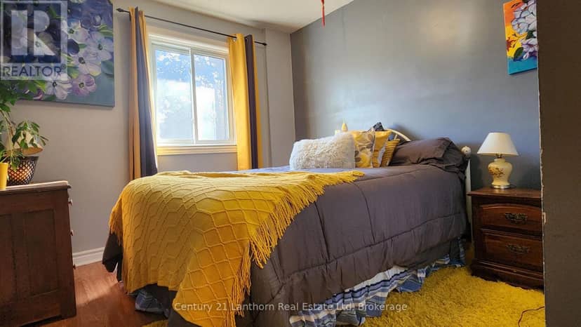 13 Loraine Avenue — photo 15 of 17