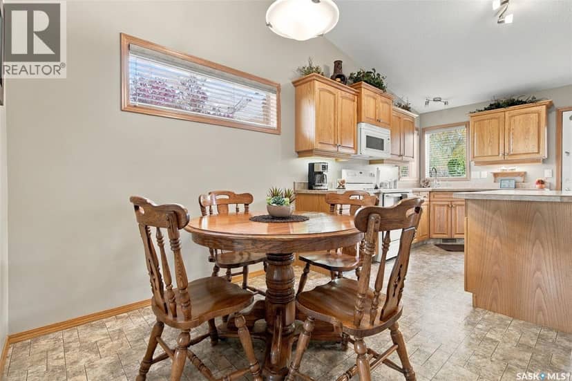 5163 Boswell CRESCENT — photo 10 of 40