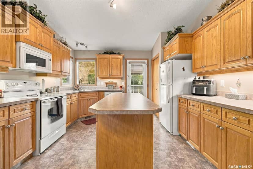 5163 Boswell CRESCENT — photo 11 of 40