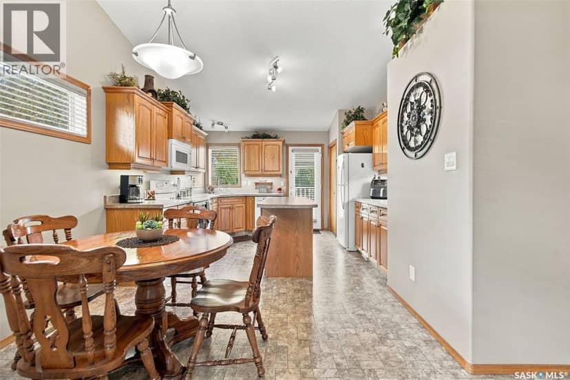 5163 Boswell CRESCENT — photo 9 of 40