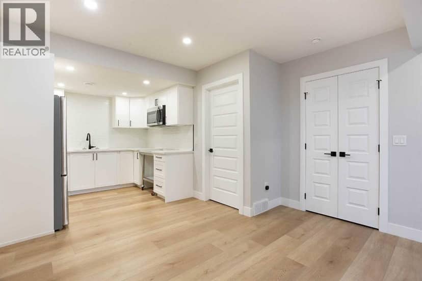 352 Creekrun Crescent SW — photo 23 of 35