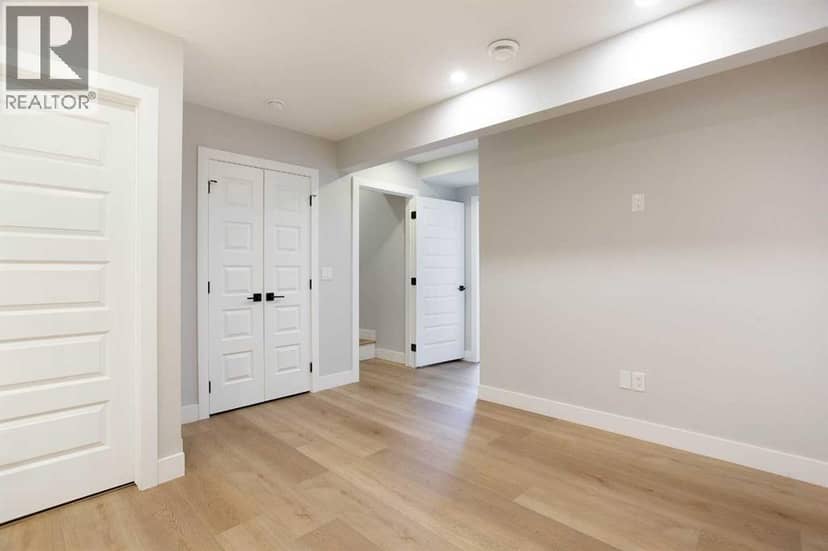 352 Creekrun Crescent SW — photo 24 of 35