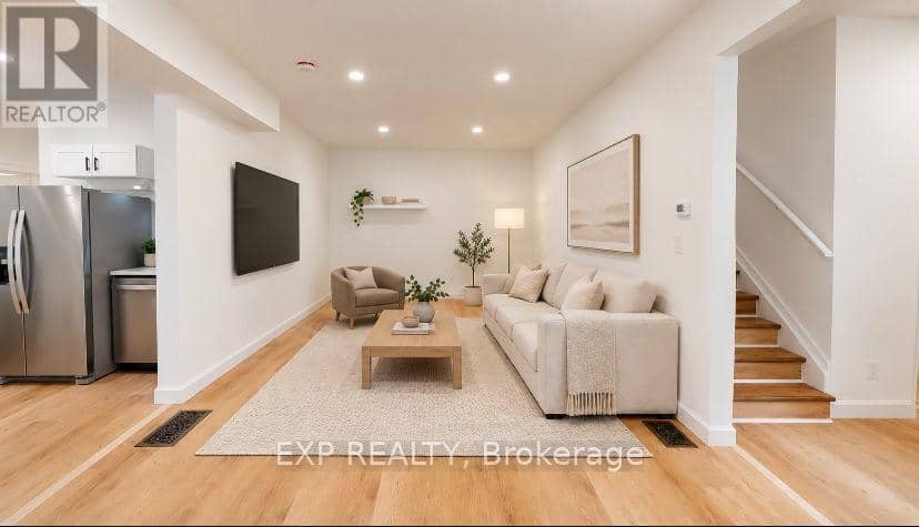686 Elias Street, London East, photo 5