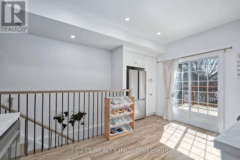 92 Walnut Street — photo 11 of 38