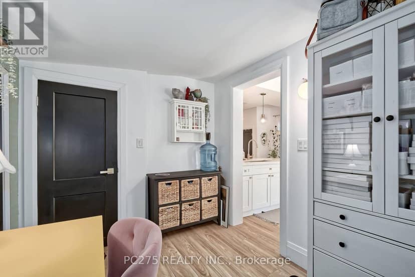 92 Walnut Street — photo 13 of 38