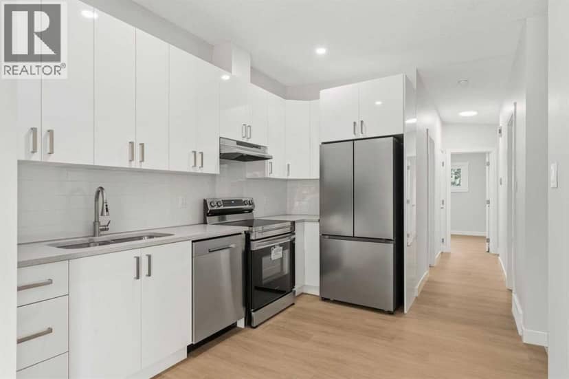 30 / 32 Dalton Bay NW, Calgary, photo 2
