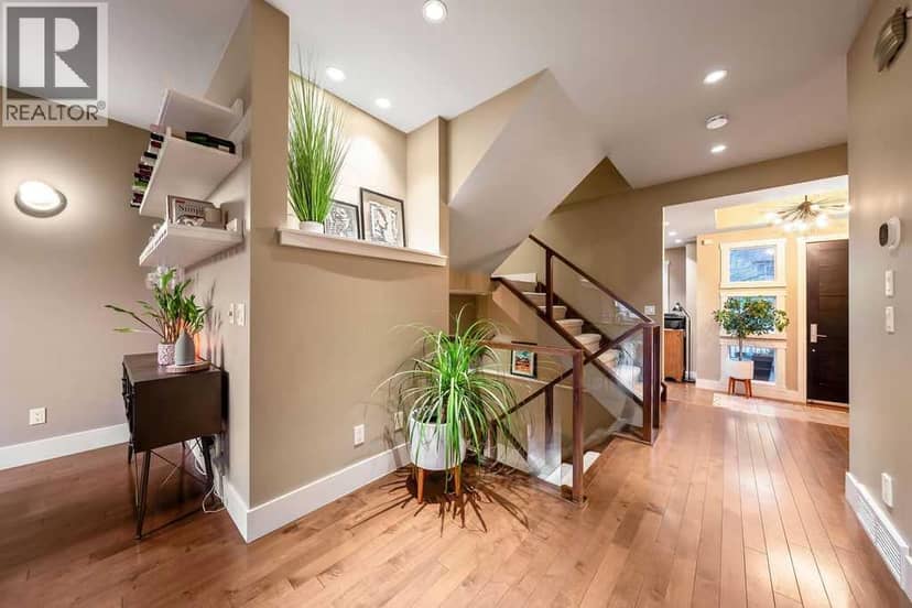 1940 27 Avenue SW — photo 10 of 40