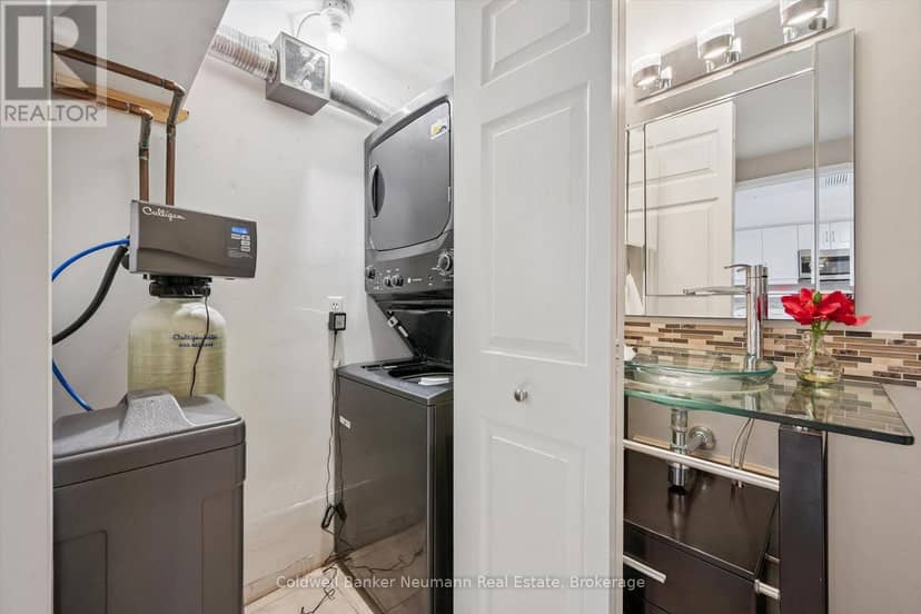 314 - 105 Bagot Street — photo 21 of 32