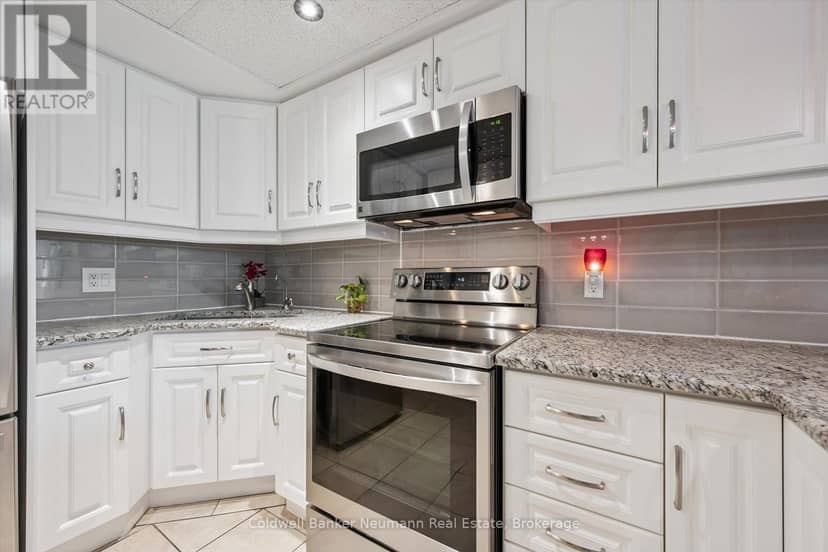 314 - 105 Bagot Street — photo 11 of 32