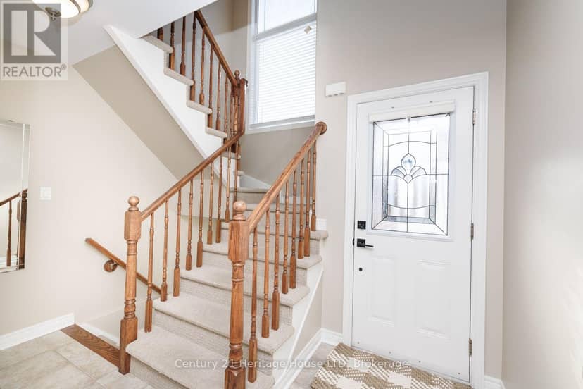 29 Bluegrass Crescent — photo 16 of 34
