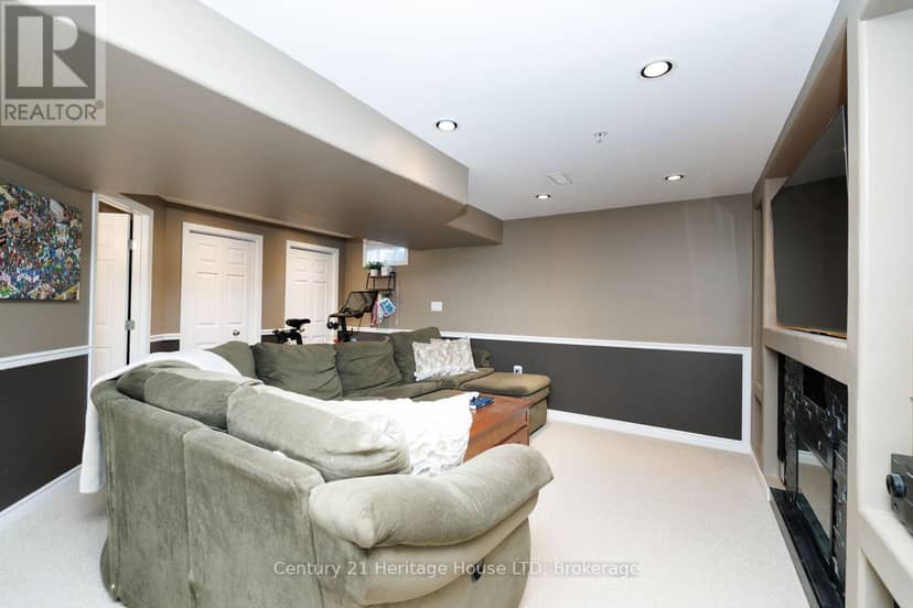 29 Bluegrass Crescent — photo 26 of 34