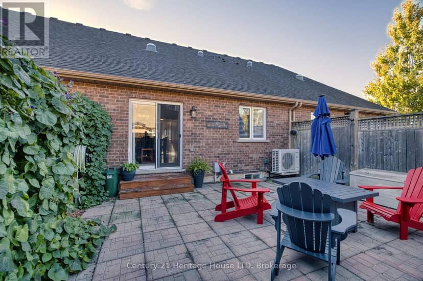 29 Bluegrass Crescent — photo 32 of 34