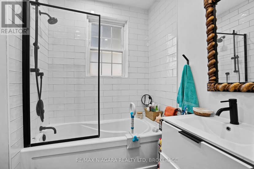 128 Adelaide Street — photo 11 of 34