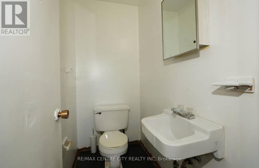 66 Inverary Road — photo 17 of 20