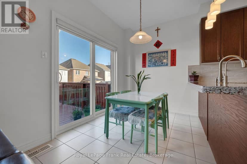 1523 Dunedin Crescent — photo 11 of 26
