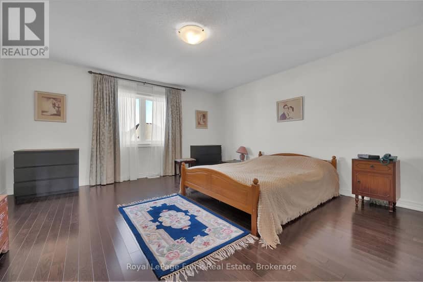 1523 Dunedin Crescent — photo 16 of 26