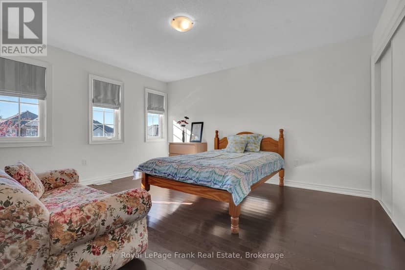1523 Dunedin Crescent — photo 21 of 26