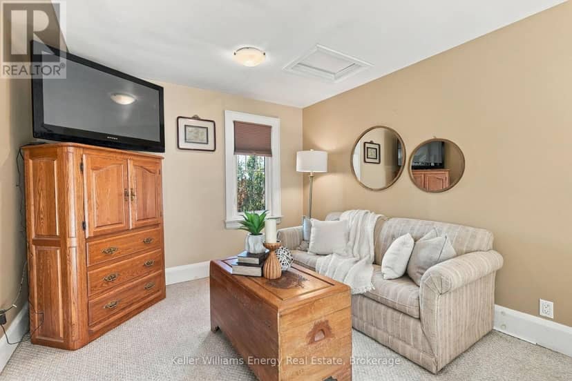 256 Grooms Avenue — photo 17 of 40