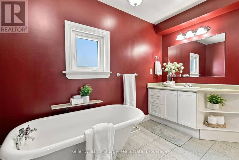 256 Grooms Avenue — photo 19 of 40