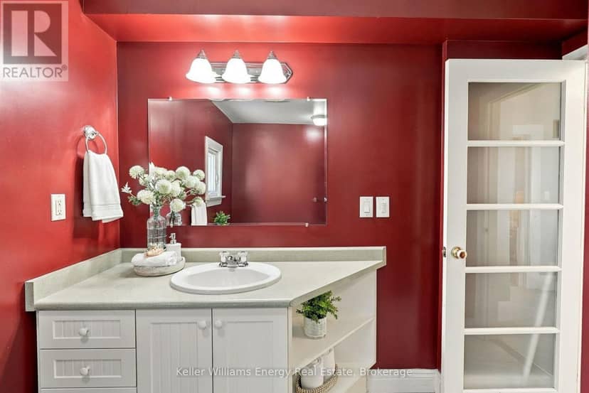 256 Grooms Avenue — photo 20 of 40