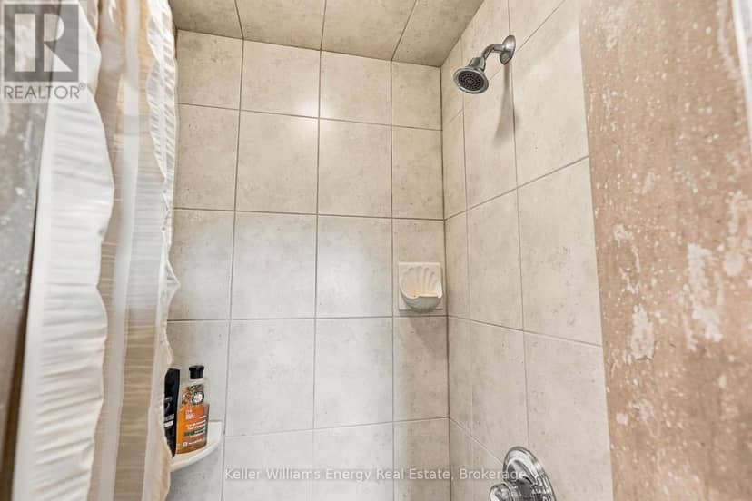 256 Grooms Avenue — photo 21 of 40