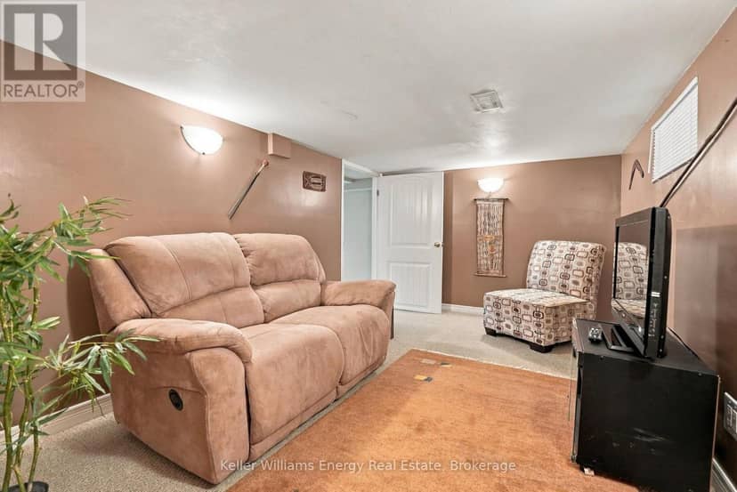 256 Grooms Avenue — photo 24 of 40