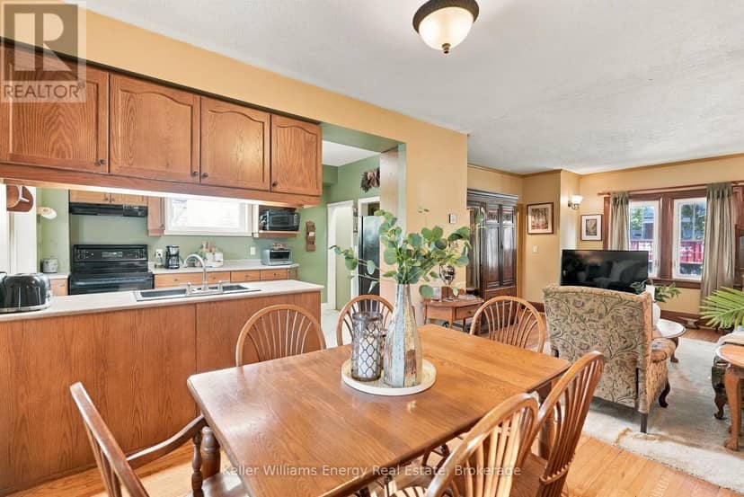 256 Grooms Avenue, Oshawa, photo 8