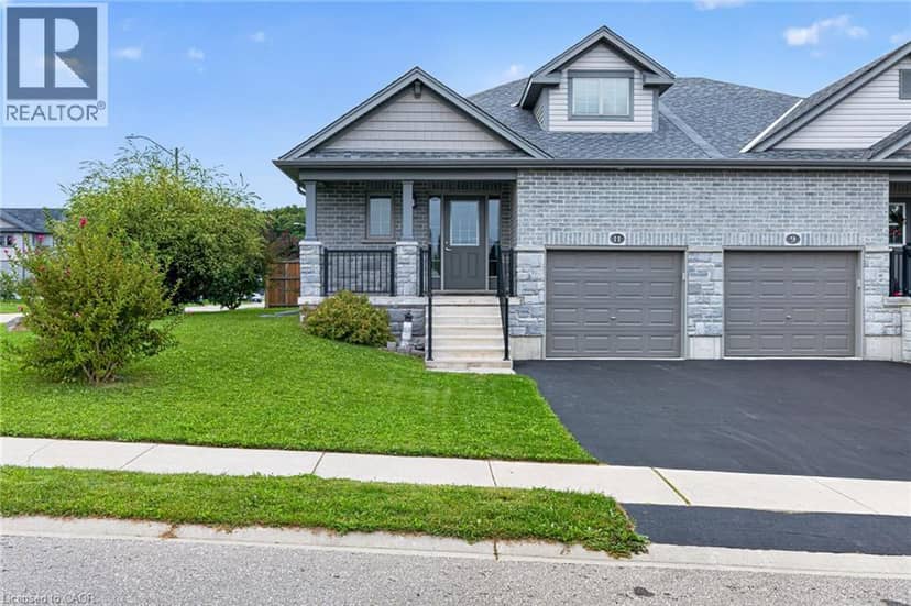 11 HACKBERRY Lane, Simcoe