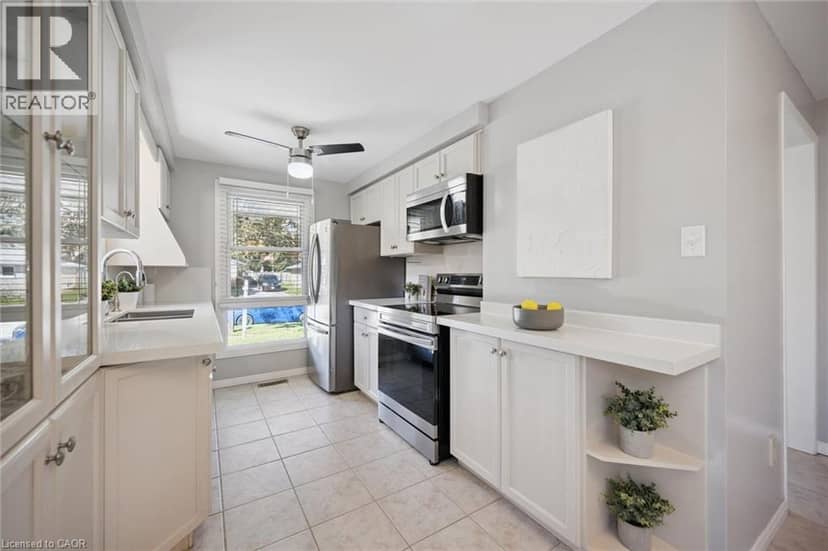 11 CALEDON Court — photo 14 of 40