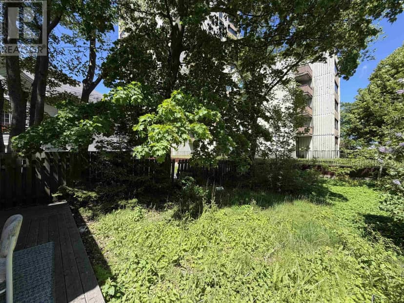 2057 Parker Street — photo 3 of 3