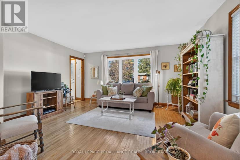 917 Victoria Street, Kingston, photo 8