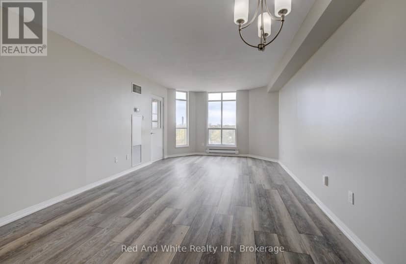 802 - 1414 King Street E — photo 12 of 40