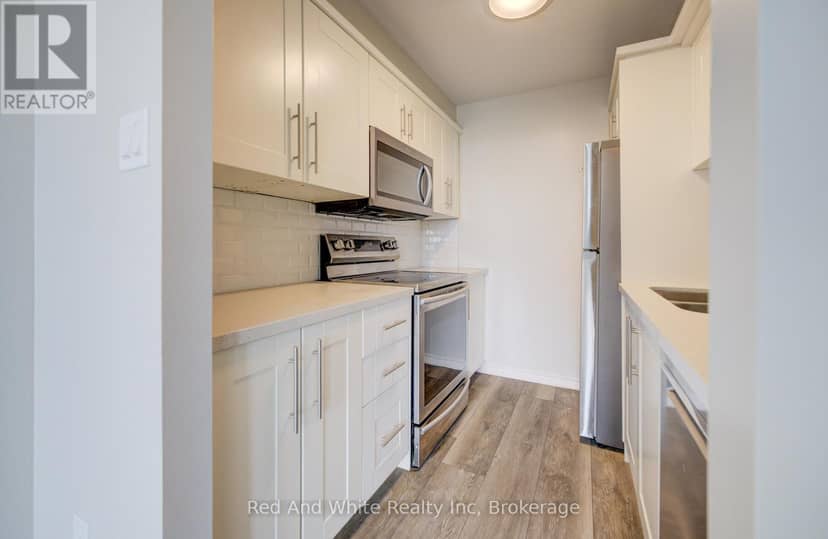 802 - 1414 King Street E — photo 14 of 40