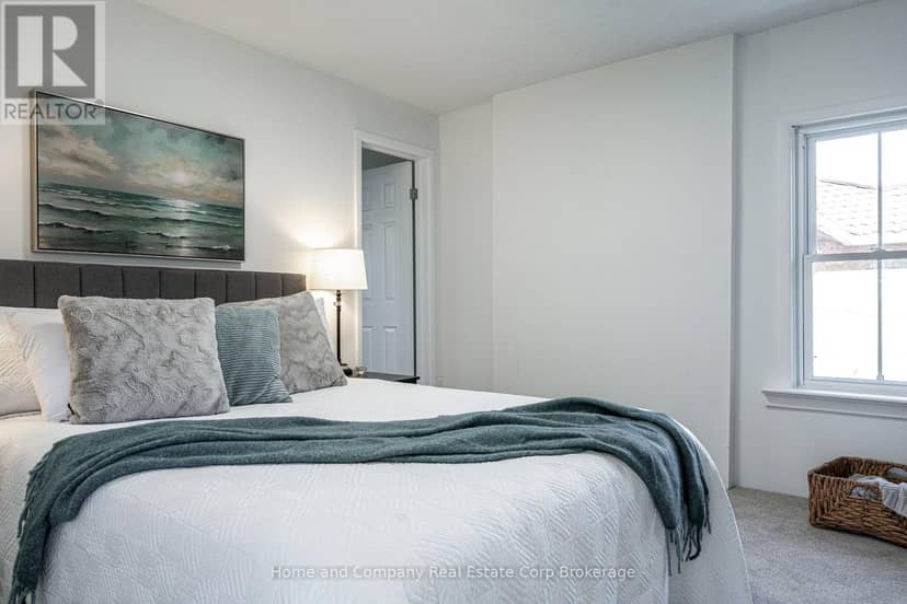 18 Robinson Street — photo 33 of 40
