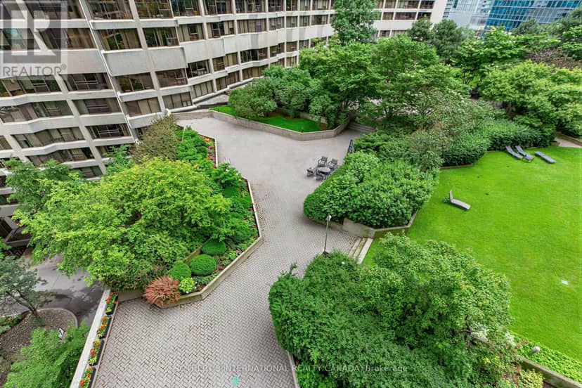 1008 - 33 Harbour Square — photo 20 of 40