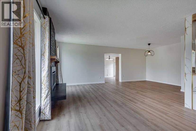 3 Armstrong Close, Red Deer, photo 5