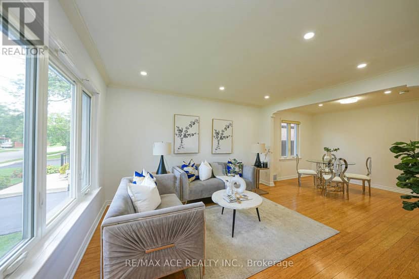 59 Lilian Drive, Toronto, photo 2