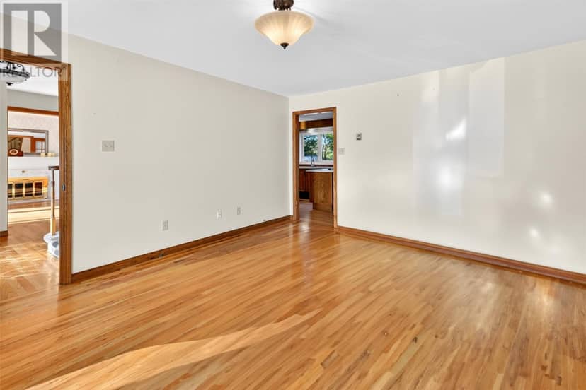 4 Inverness Place — photo 19 of 40