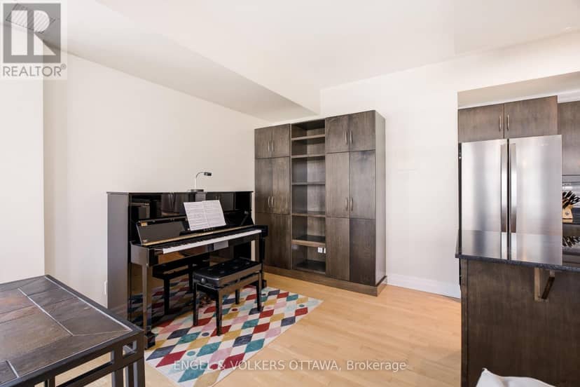 711 - 235 Kent Street — photo 14 of 40