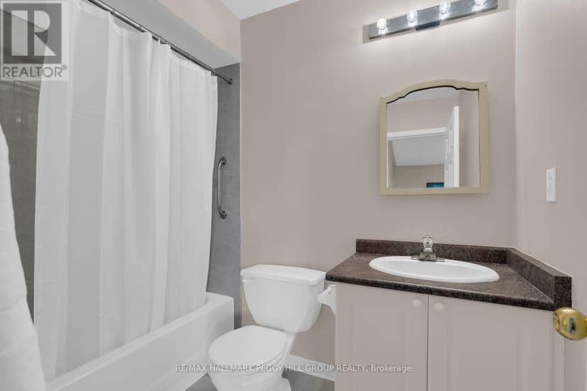 10 Kate Aitken Crescent — photo 10 of 20