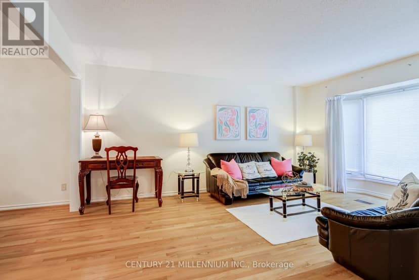 50 Piccadilly Road, Richmond Hill, photo 7
